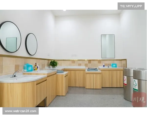 增设家庭观赛区，提供婴儿车停放与哺乳室便利设施